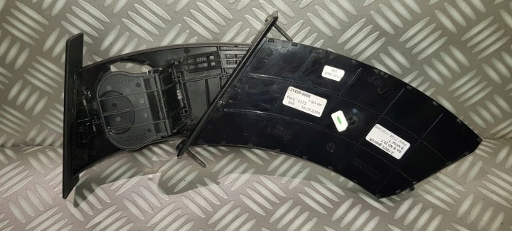 BMW E60 E61 CUPHOLDER POIGNÉE SUR BOISSONS CONTENANT SUR GODETS BOÎTE À GANTS 7063165