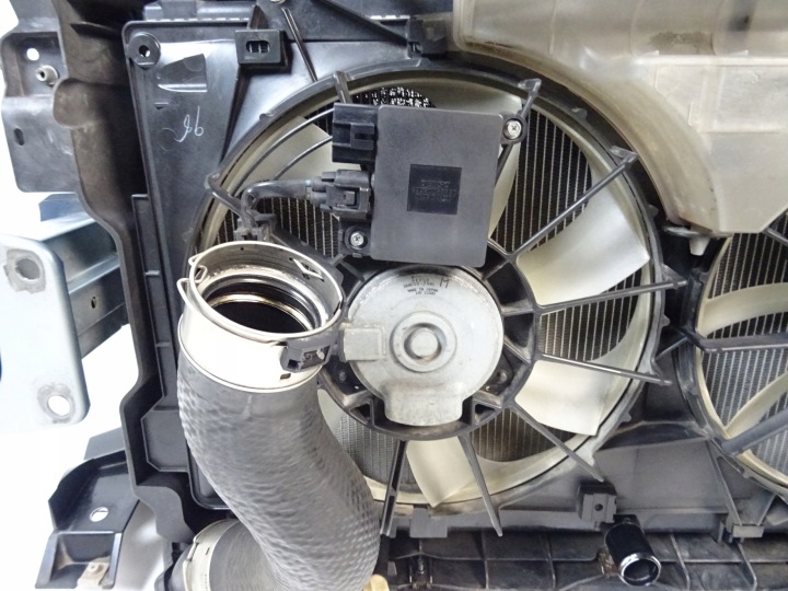 MAZDA 6 2.2 D PANNEAU AVANT RADIATEURS POUTRE VENTILATEURS CODE VERNIS 42B