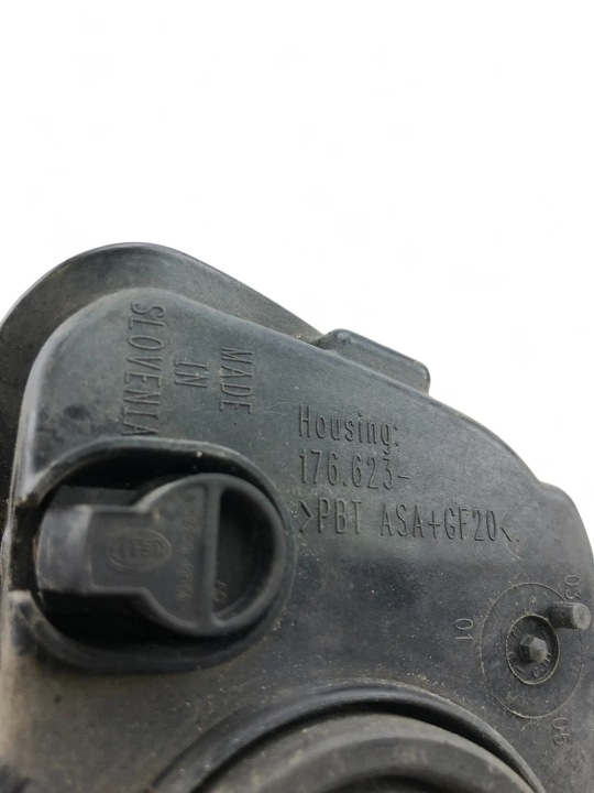 PHARES ANTIBROUILLARD GAUCHE AVANT VOLKSWAGEN PASSAT B7 17662401