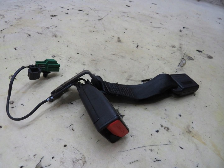 AGRAFE COURROIES GAUCHE ARRIÈRE JAGUAR XE X760 R-SPORT GX73-613K22