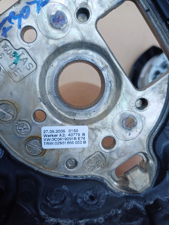 VOLANT CUIR MULTIFONCTION VW PASSAT B6 NR. 3C0419091R