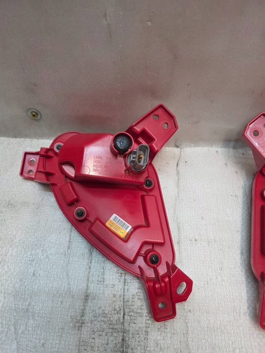 PHARE MARCHE ARRIÈRE ENSEMBLE KIA XCEED 92405J7300 92406J7300 GENUINE
