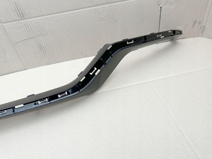 AVANT DOUBLURE MOULURE SPOILER MERCEDES W205 C-KLASA, C63 AMG