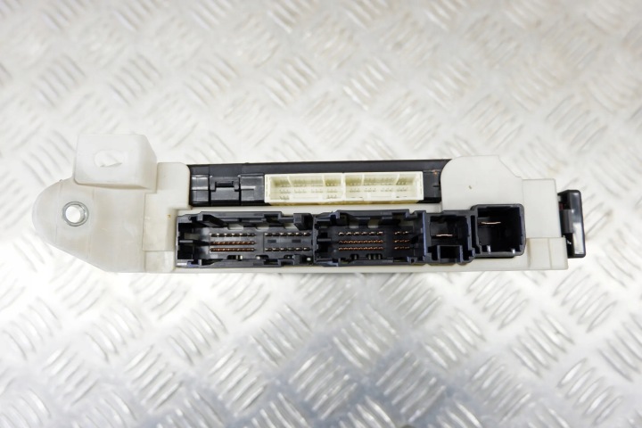 MODULE CONFORT TOYOTA PRIUS (_W5_) 8273047530 15004555 1.8L 72KW 2018
