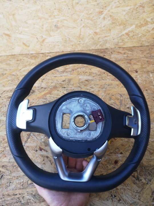 MERCEDES A-KLASA W177 VOLANT CUIR PALETTES AMG A0050004599 EN TRÈS BON ÉTAT