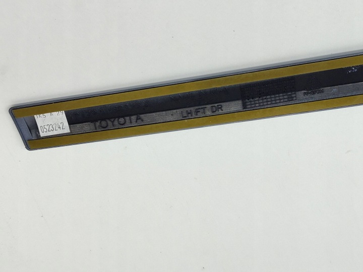 MOULURE PORTES GAUCHE AVANT AVANT TOYOTA HIGHLANDER IV 2020R- PT29A48201-XX