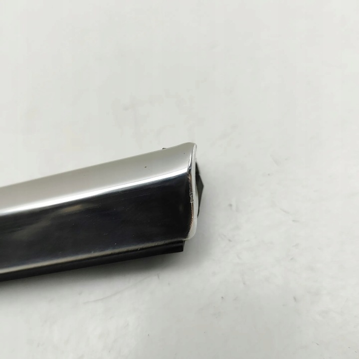 MOULURE RACLOIR DROITS AVANT PORTES SKODA SUPERB III ESTATE (3V5)