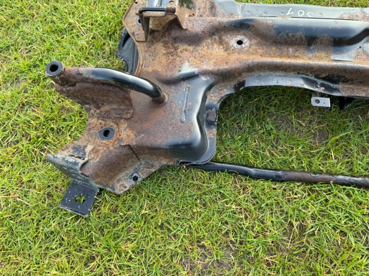 BERCEAU SUSPENSIONS AVANT CHÂSSIS CHÂSSIS TRAVERSE PEUGEOT 301 12- C-ELYSEE