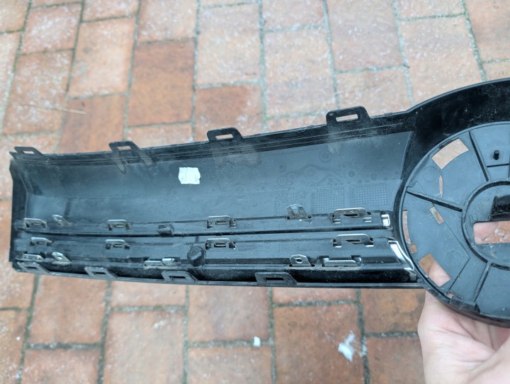 VW CADDY 2K7 LIFT 21- PERSONNEL GRILLE ORIGINAL EN BON ÉTAT ÉTAT