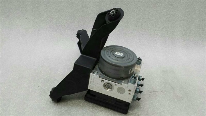 BMW X1 F48 POMPE ABS 6880548 BLOC HYDRAULIQUE POMPES ABS