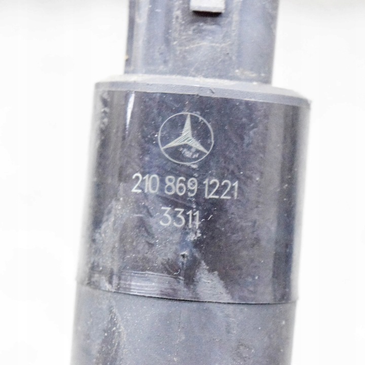 MERCEDES-BENZ E A207 2011 POMPE LAVE-GLACE PHARES AVANT