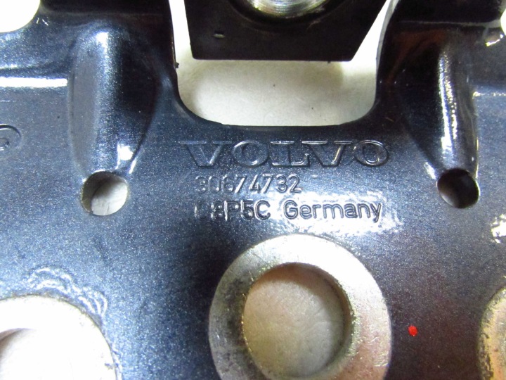 VOLVO XC90 02-14 CHARNIÈRE COUVERCLES DE COFFRE CÔTÉS COUVERCLES DE COFFRE ARRIÈRE DROIT GAUCHE 30674732
