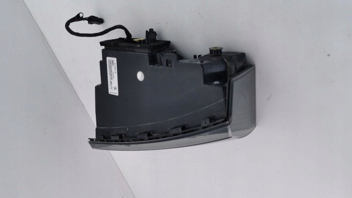 CFD 409 PHARE ARRIÈRE ARRIÈRE CÔTÉ DROITE PEUGEOT 508 II 2018- OEM 9813508180