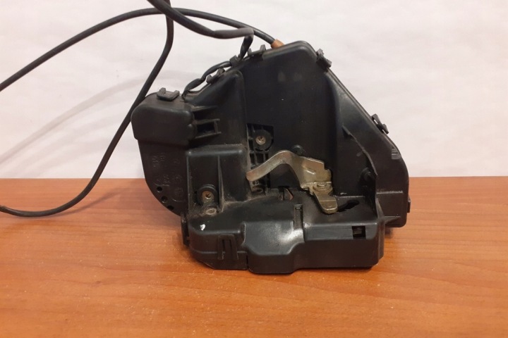 SERRURE ARRIÈRE GAUCHES PORTES MERCEDES-BENZ C (W203) 2037300135 2001