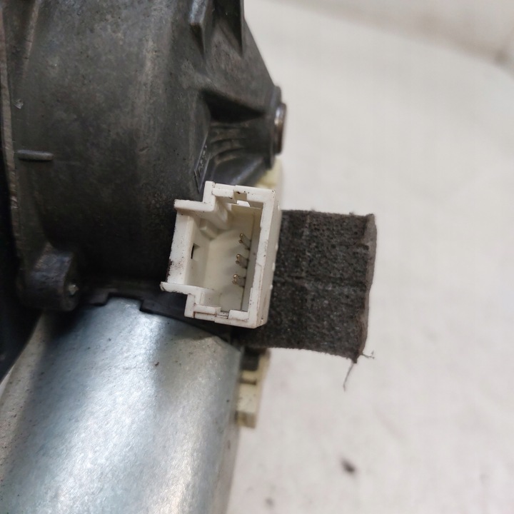 NISSAN PRIMERA P12 PETIT MOTEUR ESSUIE-GLACES ARRIÈRE