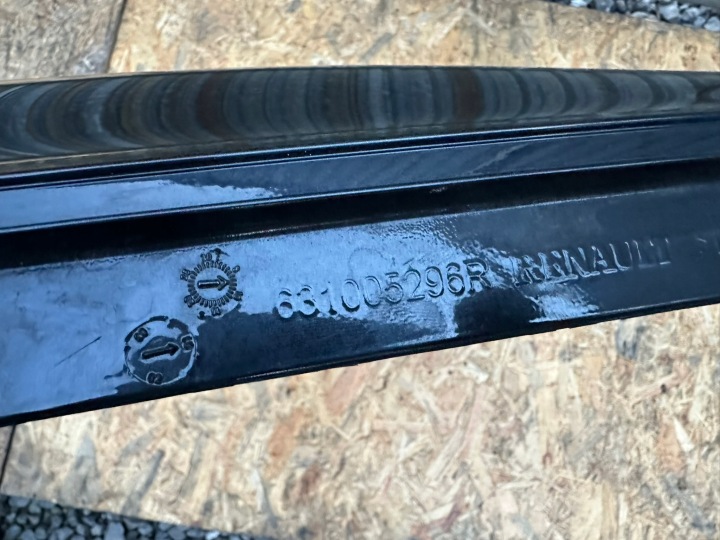 AILE DROIT AVANT RENAULT MEGANE 4 631005296R