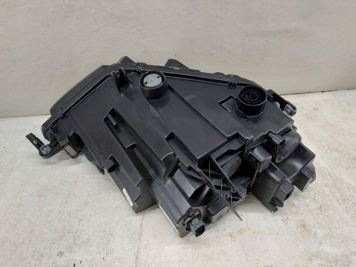 VOLKSWAGEN JETTA USA 17A 18- GAUCHE PHARE AVANT AVANT PROJECTEUR