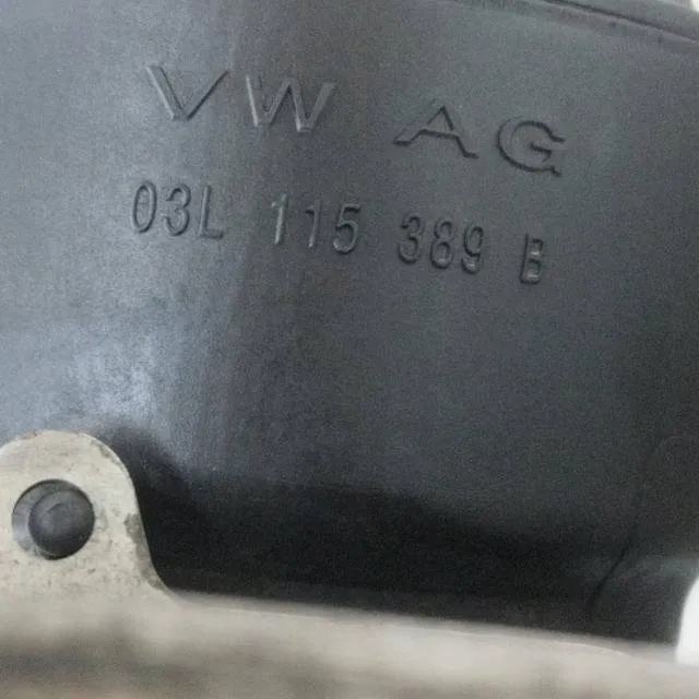FIXATION FILTRE HUILES SKODA YETI (5L) 03L117021B 1.97L DIESEL 81KW 2010