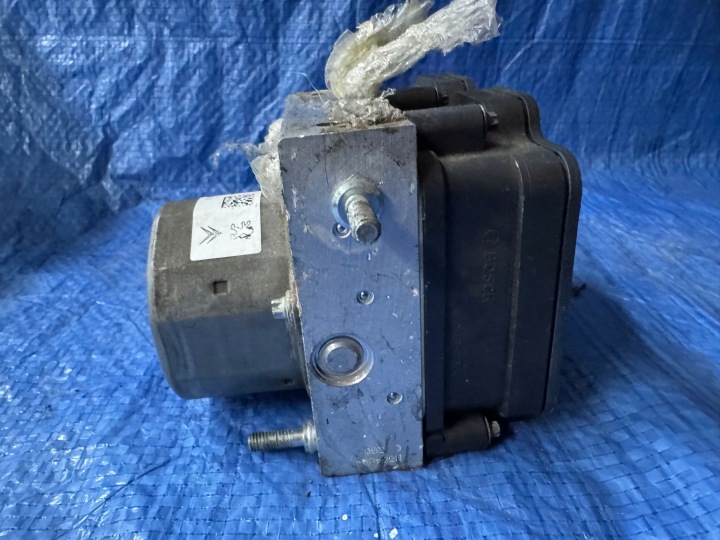 POMPE ABS PEUGEOT 9806742980 9808320980
