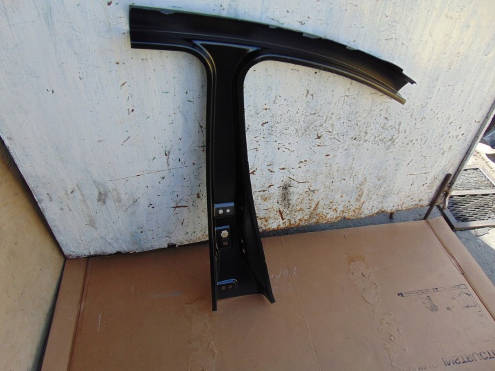 SEAT LEON III 5F9 GAUCHE POTEAU CHÂSSIS BRODERIE