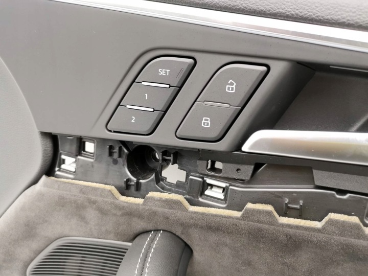 NEUF ORIGINE COLLECTEUR DROIT AVANT GARNITURE PORTES ALCANTARA AUDI S5 8W 8W7867106C