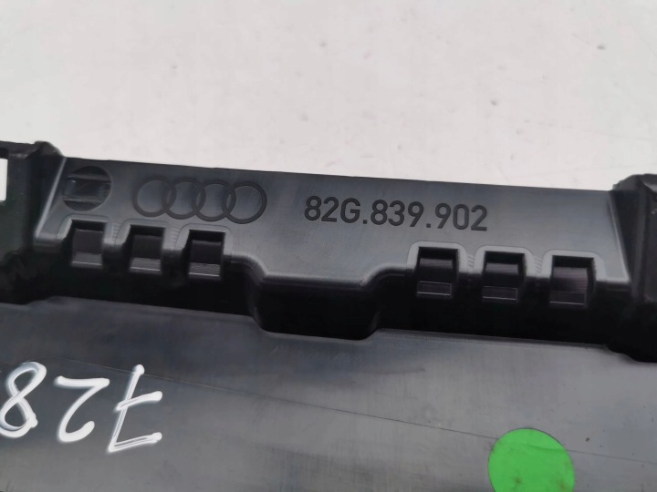 AUDI A1 2019 MOULURE VITRES ARRIÈRE 82G839902