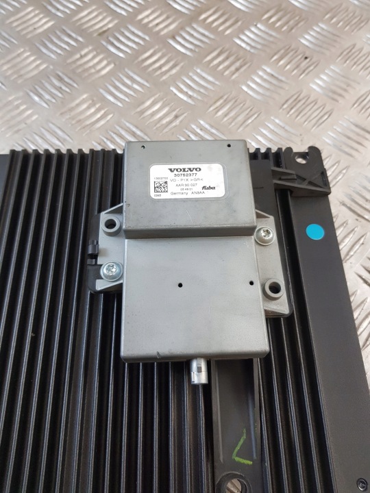 AMPLIFICATEUR RADIO 30732824 MODULE NAVIGATION 30752377 VOLVO V50 I 05R-