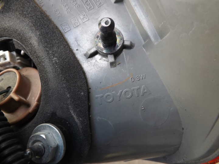 LEXUS IS 220 250 PHARE GAUCHE ARRIÈRE GAUCHE ARRIÈRE INSERT DOUILLE PHARES