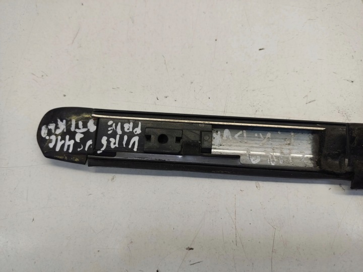 CHRYSLER 300 300C 2007 MOULURE VITRES PORTES AVANT 62083