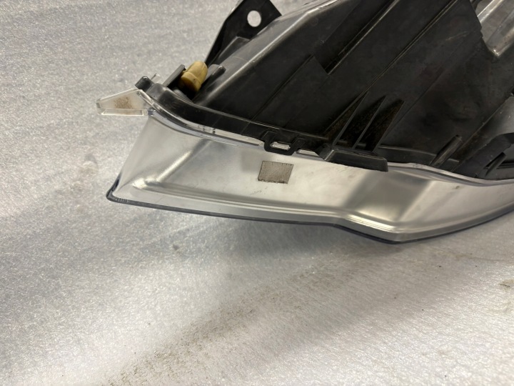 PHARE DROIT AVANT OPEL MERIVA B