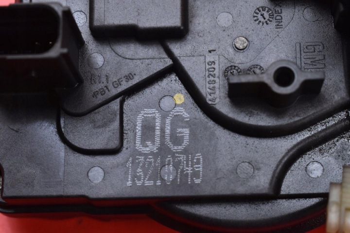 SERRURE DE PORTE DROIT AVANT AVANT EUROPE 13210749 QG OPEL ZAFIRA B 05-10