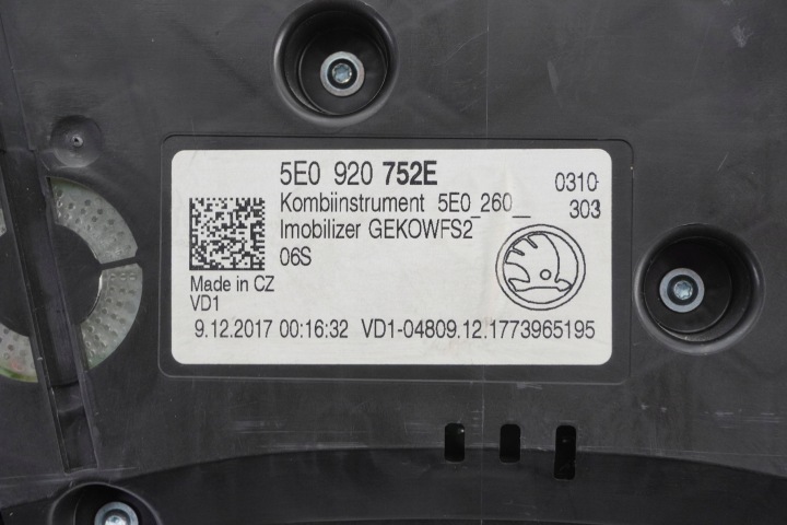 COMPTEUR TABLEAU DE BORD SKODA OCTAVIA III 5E0920752E