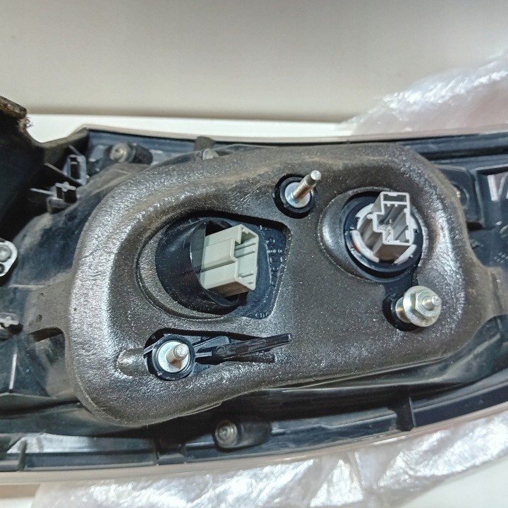 MAZDA III 3 II BL MPS 09-13 GAUCHE PHARE ARRIÈRE GAUCHE ARRIÈRE OEM