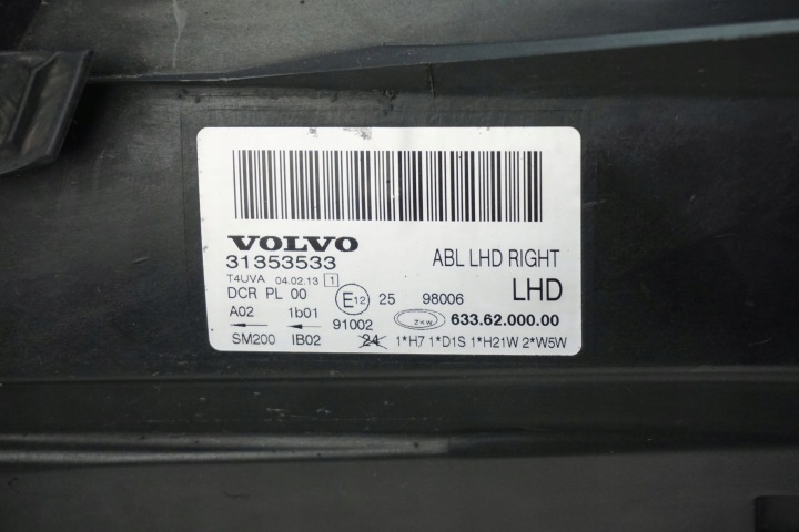PHARE AVANT DROITE VOLVO V70 31353533