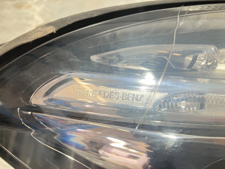 PHARE DROIT AVANT BI-XENON MERCEDES GLA X156