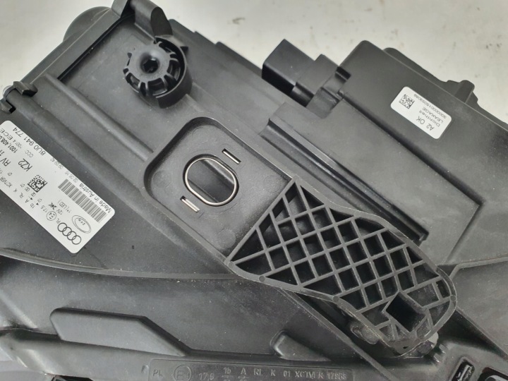 AUDI Q3 8U0 LIFT 14-18 PHARE BI XÉNON DROIT DROITE AVANT AVANT 8U0941774