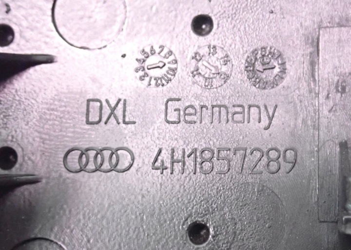 PROTECTION CONSOLES TABLEAU DE BORD 4H1857289F 25D AUDI A8 D4