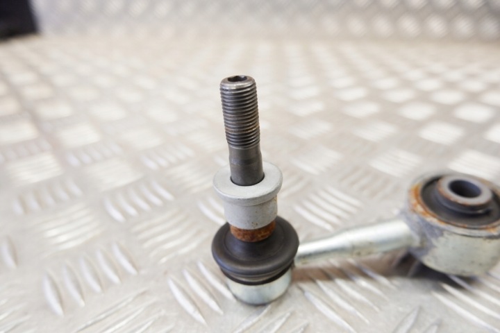 ARRIÈRE GAUCHE CONNECTEUR STABILISATEUR TOYOTA COROLLA BERLINE COMPACTE (_E21_)