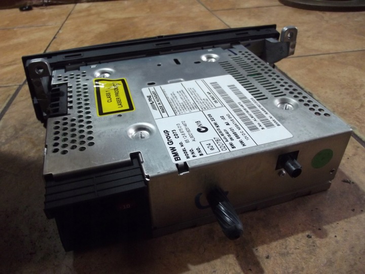 BMW E90 E91 2.0B 06' AUTORADIO 6975013