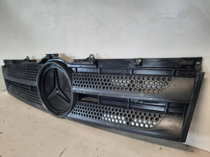 MERCEDES ACTROS MP4 11- CALANDRE GRILLE A9607500318