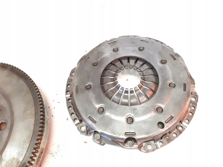 PEUGEOT CITROEN 1.2 THP EMBRAYAGE DOUBLE VOLANT 9806761080