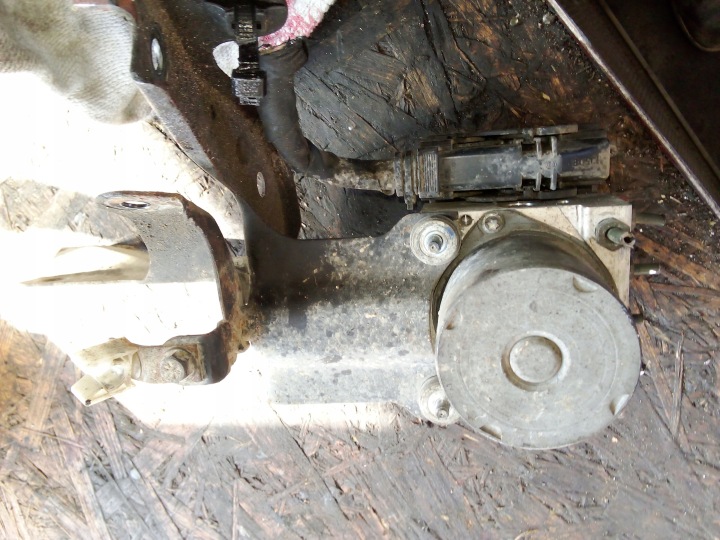 POMPE ABS NISSAN ALMERA N16 0265800330 47660BN820
