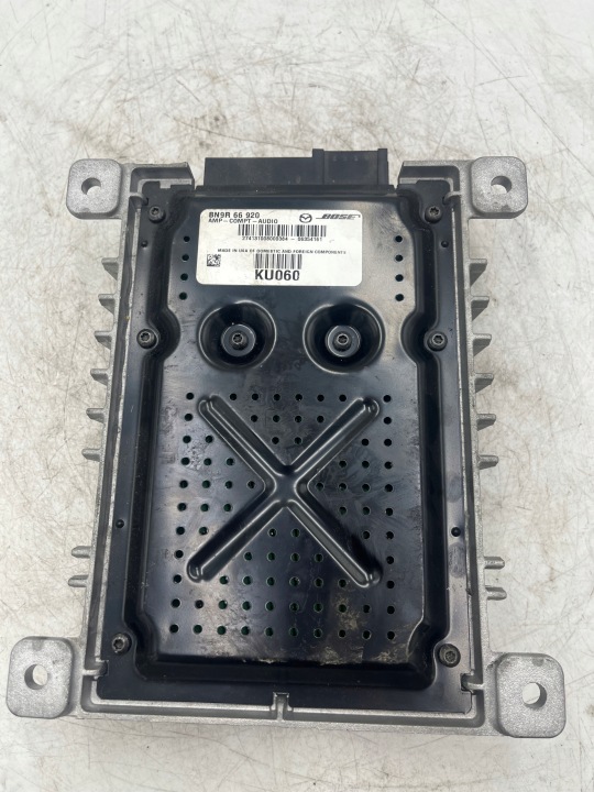 AMPLIFICATEUR RADIO MAZDA BOSE BN9R 66920