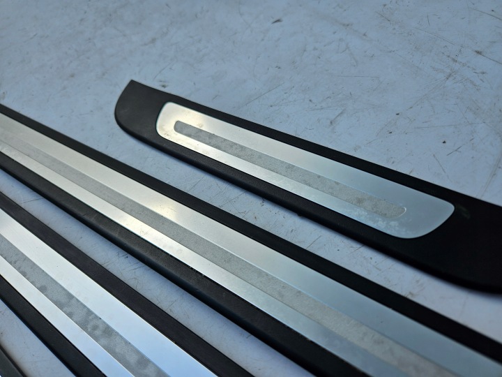 BAGUETTES REVÊTEMENTS SUR SEUILS SEUIL CHROME AUDI A6 C7 4G
