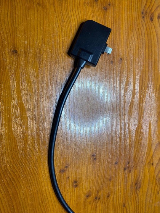 FIL ADAPTATEUR IPHONE LIGHTNING AUDI OE 4F0051510AL