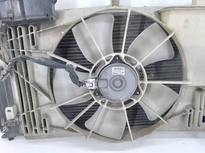 RADIATEUR EAU AVEC VENTILATEUR TOYOTA AVENSIS II T25 16363-0H030 1.8 VVT-I