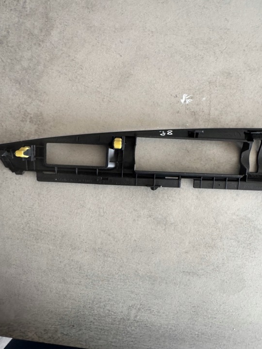 MOULURE GRILLES CONDUIT D'AIR 5541202230 TOYOTA AURIS II 2013R.