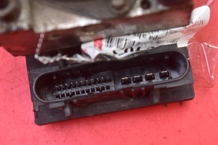 POMPE ABS 51787091 0265231878 FIAT GRANDE PUNTO 1.4 8V 77 KM 05-10