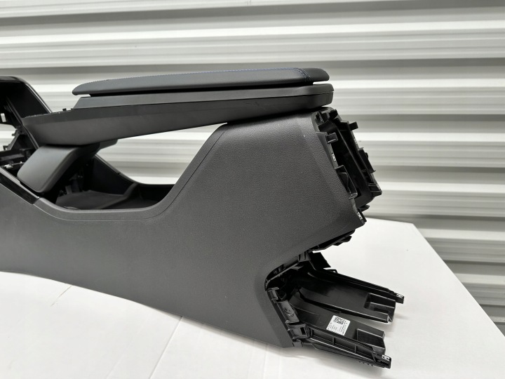 BMW X1 U11 TUNNEL CENTRAL CONSOLE ACCOUDOIR 5A2E049