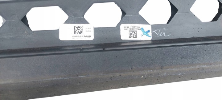 AUDI Q8 4M8 MOULURE SUR PORTES DROITE AVANT AVANT 4M8853960B